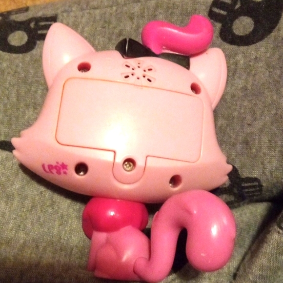 Old LPS Singing Cat + MLP Rarity's fashion show playset - Picture 3 of 5